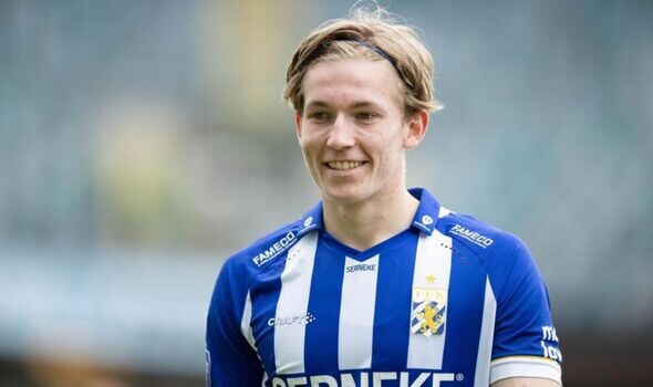 Liverpool to sign Swedish defender Johan Bangsbo